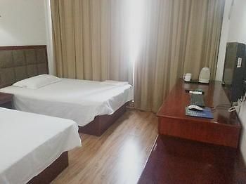 Wuhan Tianlun Holiday Hotel Exterior photo